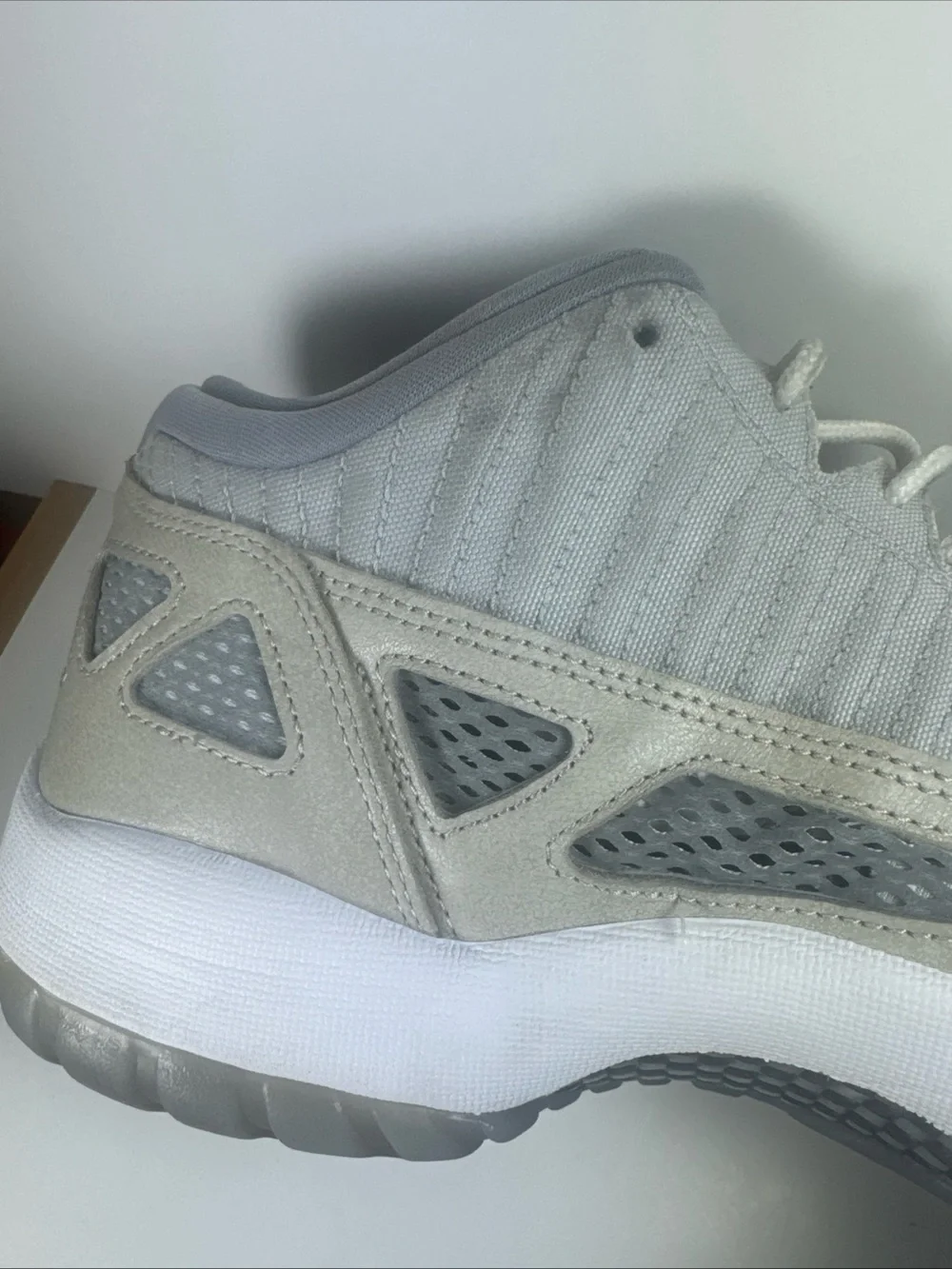 Men's Size 14 Air Jordan 11 Retro Low LE Grey Athletic Sneakers - Picture 7 of 12